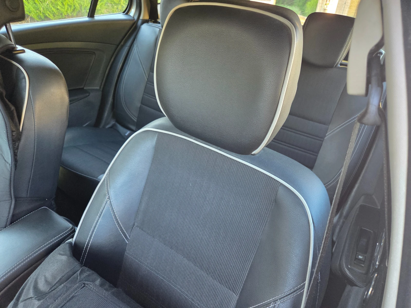 Renault Megane, снимка 14 - Автомобили и джипове - 56192268