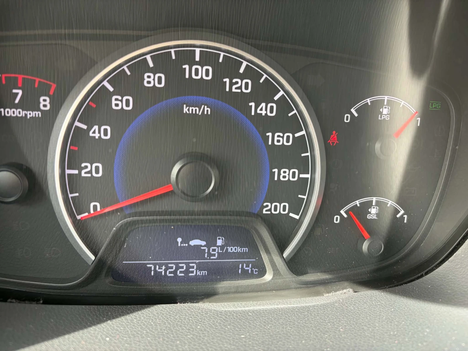 Hyundai I10, снимка 5 - Автомобили и джипове - 56327102