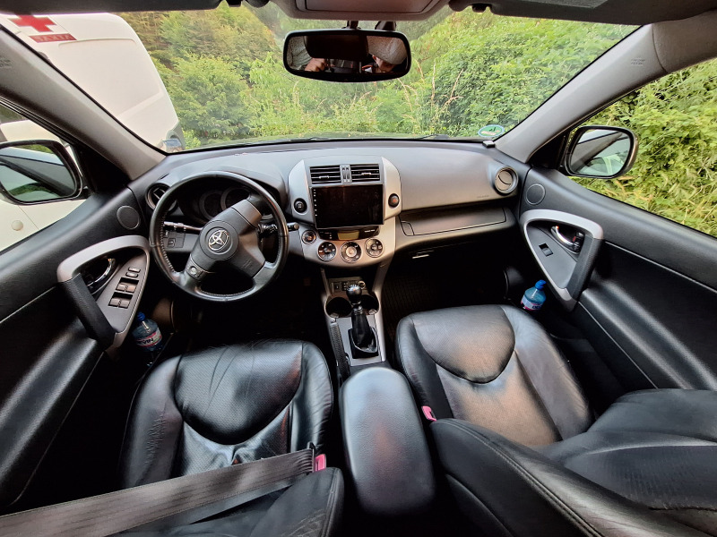 Toyota Rav4, снимка 4 - Автомобили и джипове - 46249178