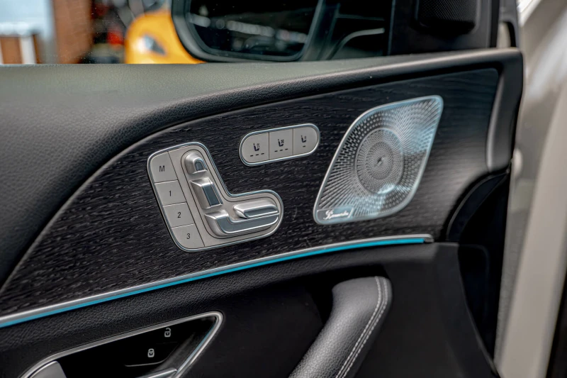 Mercedes-Benz GLS580 AMG/Burmester/HuD/Панорама/Обдухване, снимка 8 - Автомобили и джипове - 50437237