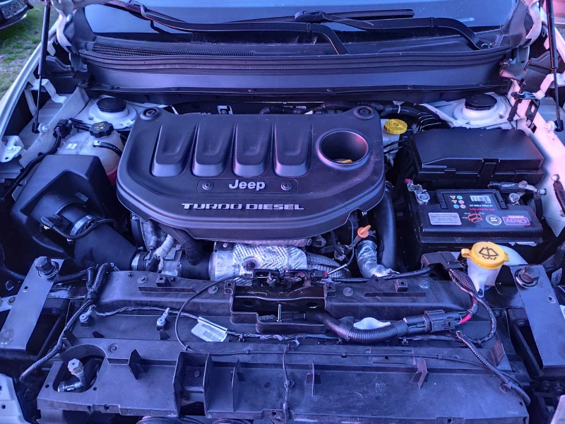 Jeep Cherokee 2.2 TD, снимка 10 - Автомобили и джипове - 52846513