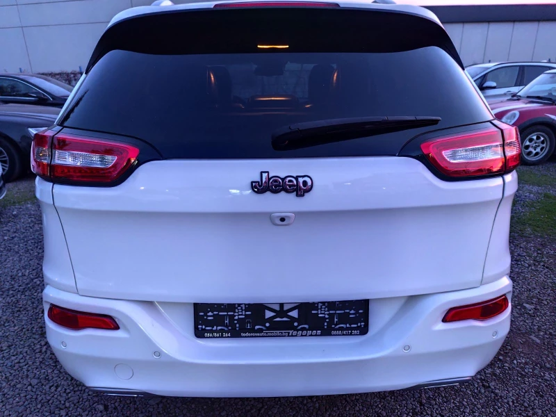 Jeep Cherokee 2.2 TD, снимка 5 - Автомобили и джипове - 52846513