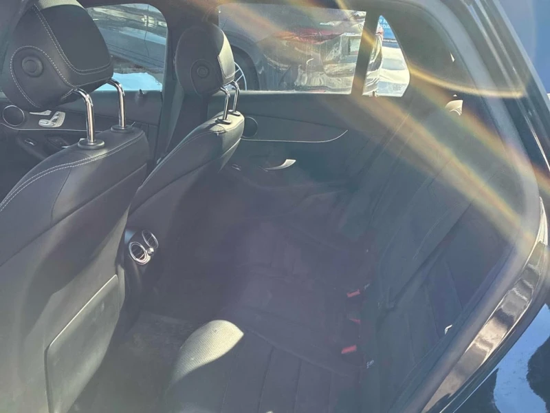 Mercedes-Benz GLC 300 2022 * CARFAX *  ПОДГРЕВИ* ШИБИДАХ, снимка 10 - Автомобили и джипове - 53288083