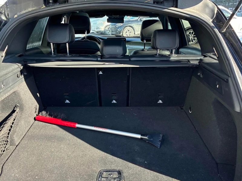 Mercedes-Benz GLC 300 2022 * CARFAX *  ПОДГРЕВИ* ШИБИДАХ, снимка 11 - Автомобили и джипове - 53288083