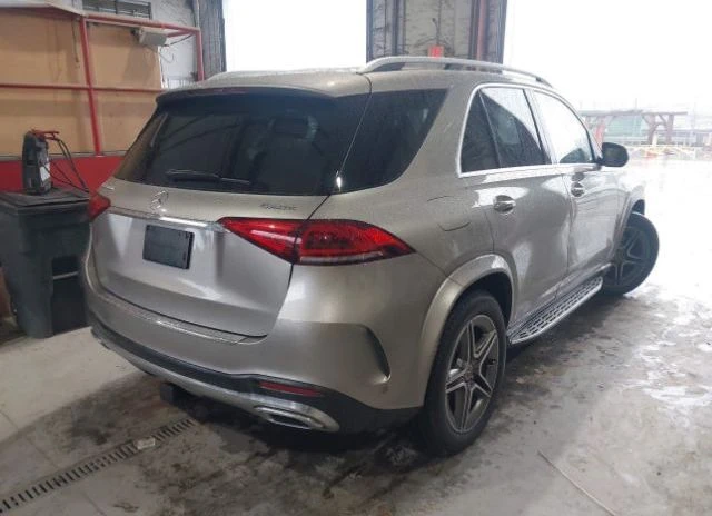 Mercedes-Benz GLE 350 AMG-Pack* 4MATIC* Burmester* Ambient* Подгрев* , снимка 4 - Автомобили и джипове - 48690630