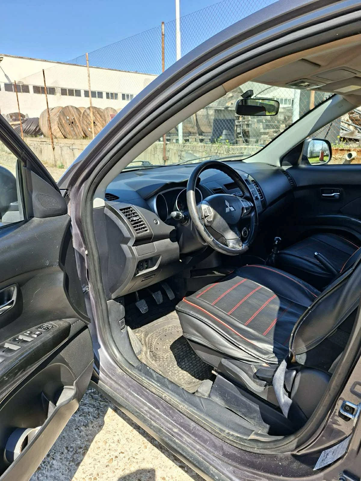 Mitsubishi Outlander, снимка 7 - Автомобили и джипове - 54112509