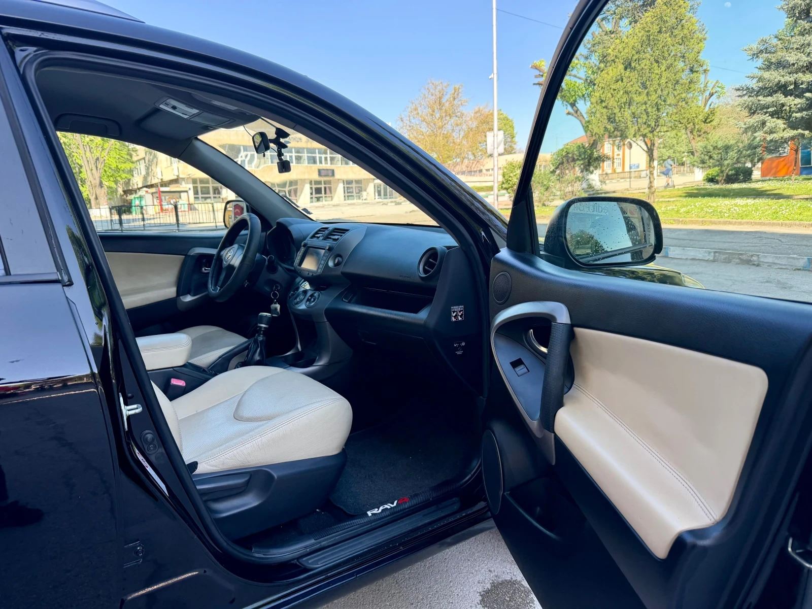 Toyota Rav4 2.2 Dizel, снимка 7 - Автомобили и джипове - 54322950