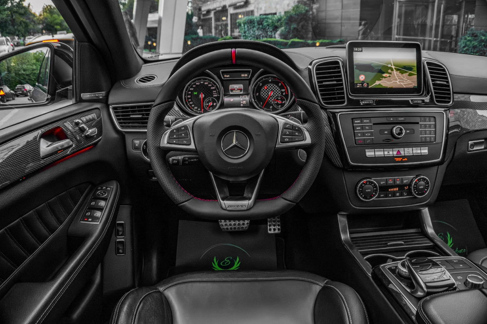 Mercedes-Benz GLE 350 d* 4MATIC* AMG PERFORMANCE* 3XTV* PANO* CARBON* , снимка 14 - Автомобили и джипове - 54347802