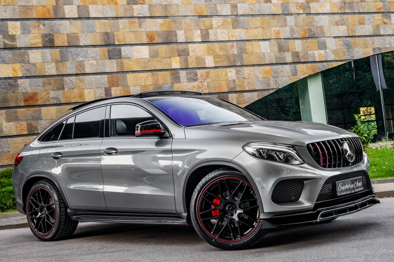 Mercedes-Benz GLE 350 d* 4MATIC* AMG PERFORMANCE* 3XTV* PANO* CARBON* , снимка 7 - Автомобили и джипове - 54347802