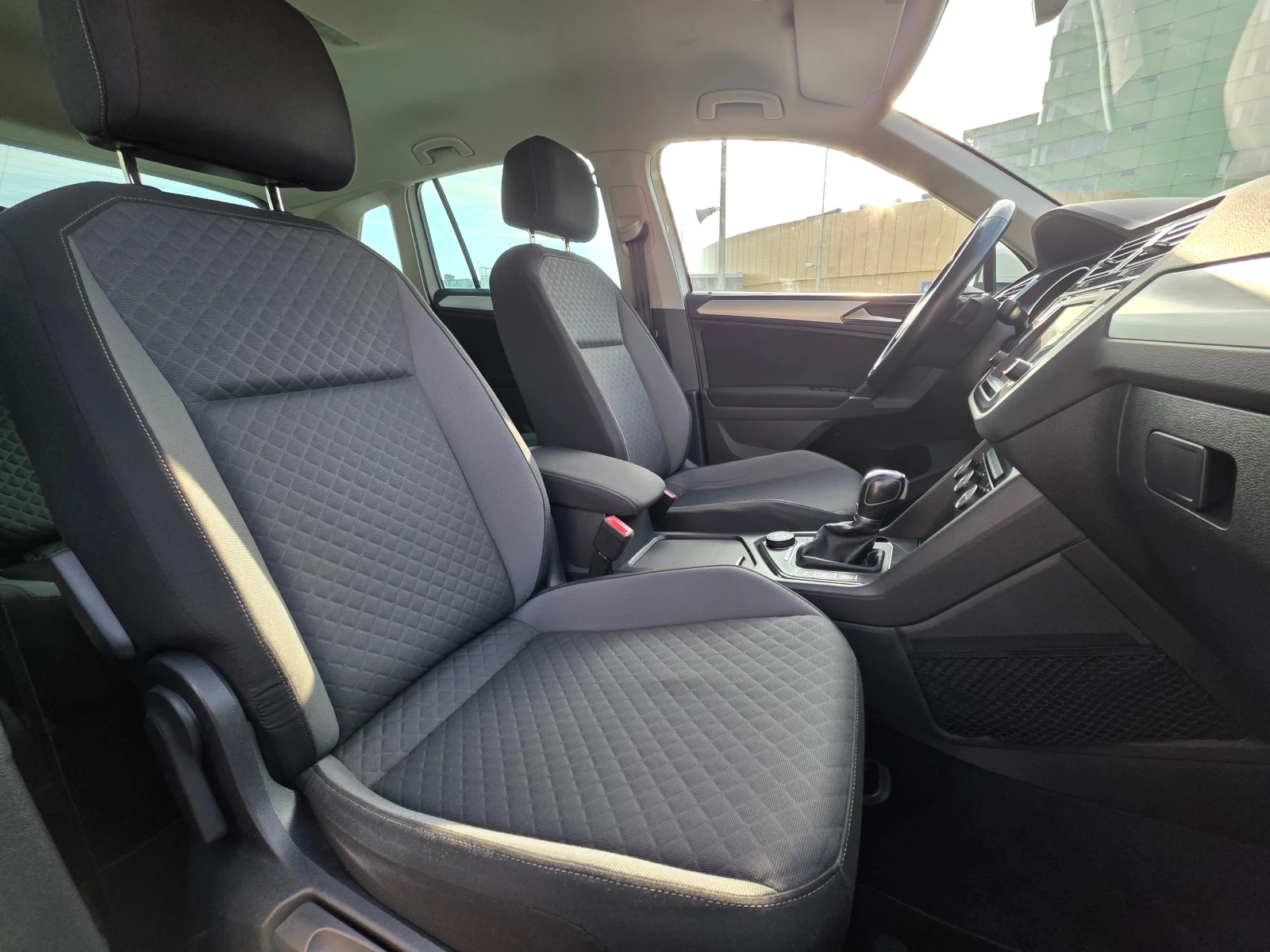 VW Tiguan  II-2.0 TDI-4Motion-Automatic-150hp, снимка 17 - Автомобили и джипове - 54385833