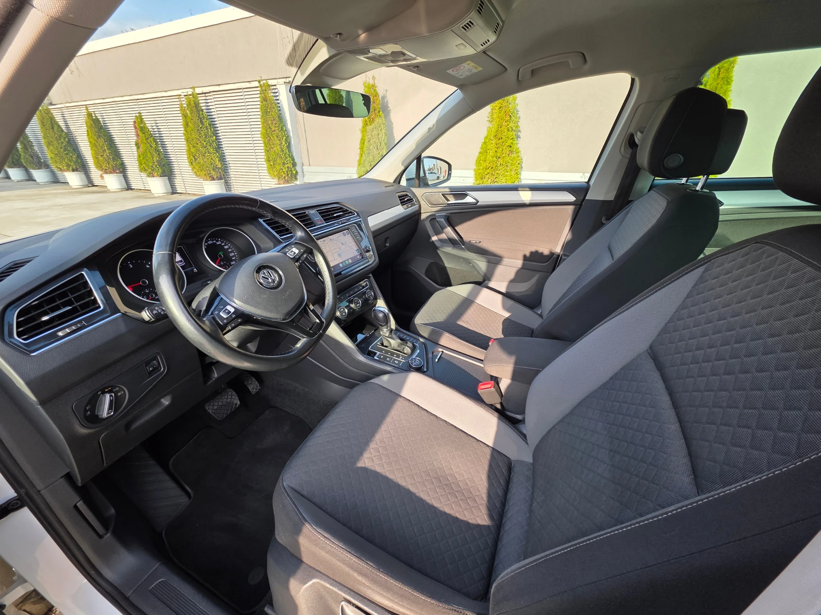 VW Tiguan  II-2.0 TDI-4Motion-Automatic-150hp, снимка 11 - Автомобили и джипове - 54385833