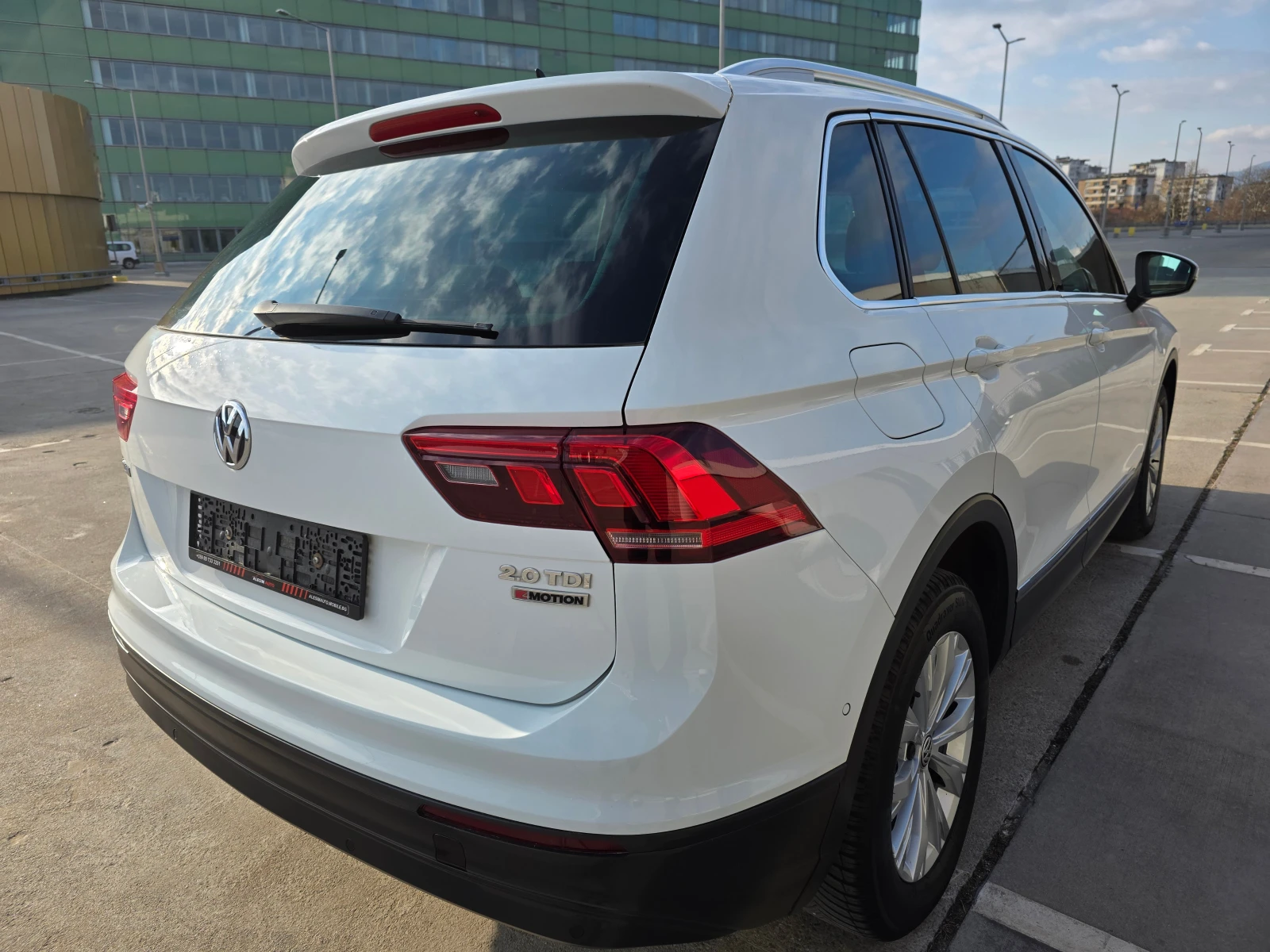 VW Tiguan  II-2.0 TDI-4Motion-Automatic-150hp, снимка 5 - Автомобили и джипове - 54385833