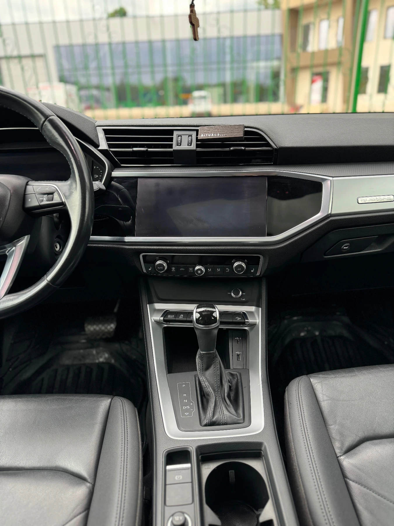 Audi Q3, снимка 10 - Автомобили и джипове - 54646182