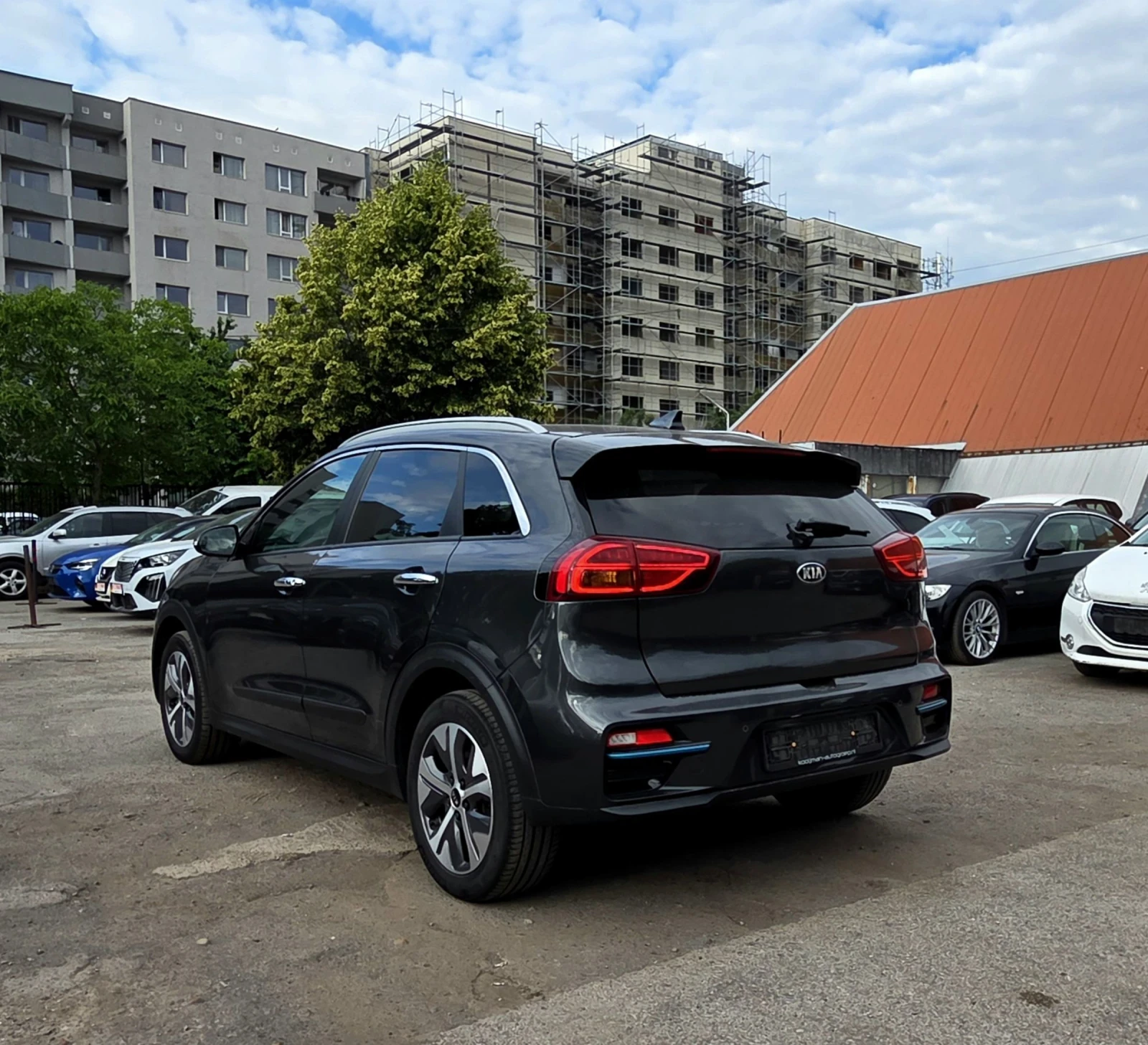 Kia Niro SOH100%/Premium/В ГАРАНЦИЯ/СЕРВИЗНА КНИЖКА, снимка 4 - Автомобили и джипове - 54982597