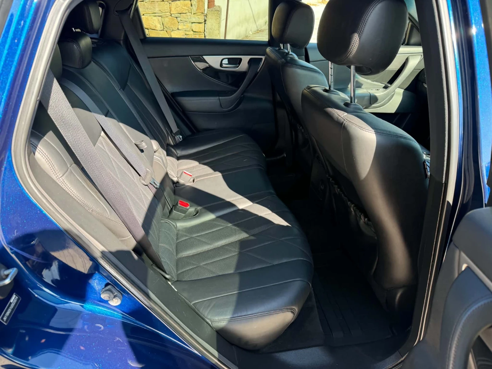 Infiniti QX70 5.0 PREMIUM //  ДЕСЕН ВОЛАН, снимка 16 - Автомобили и джипове - 55465432