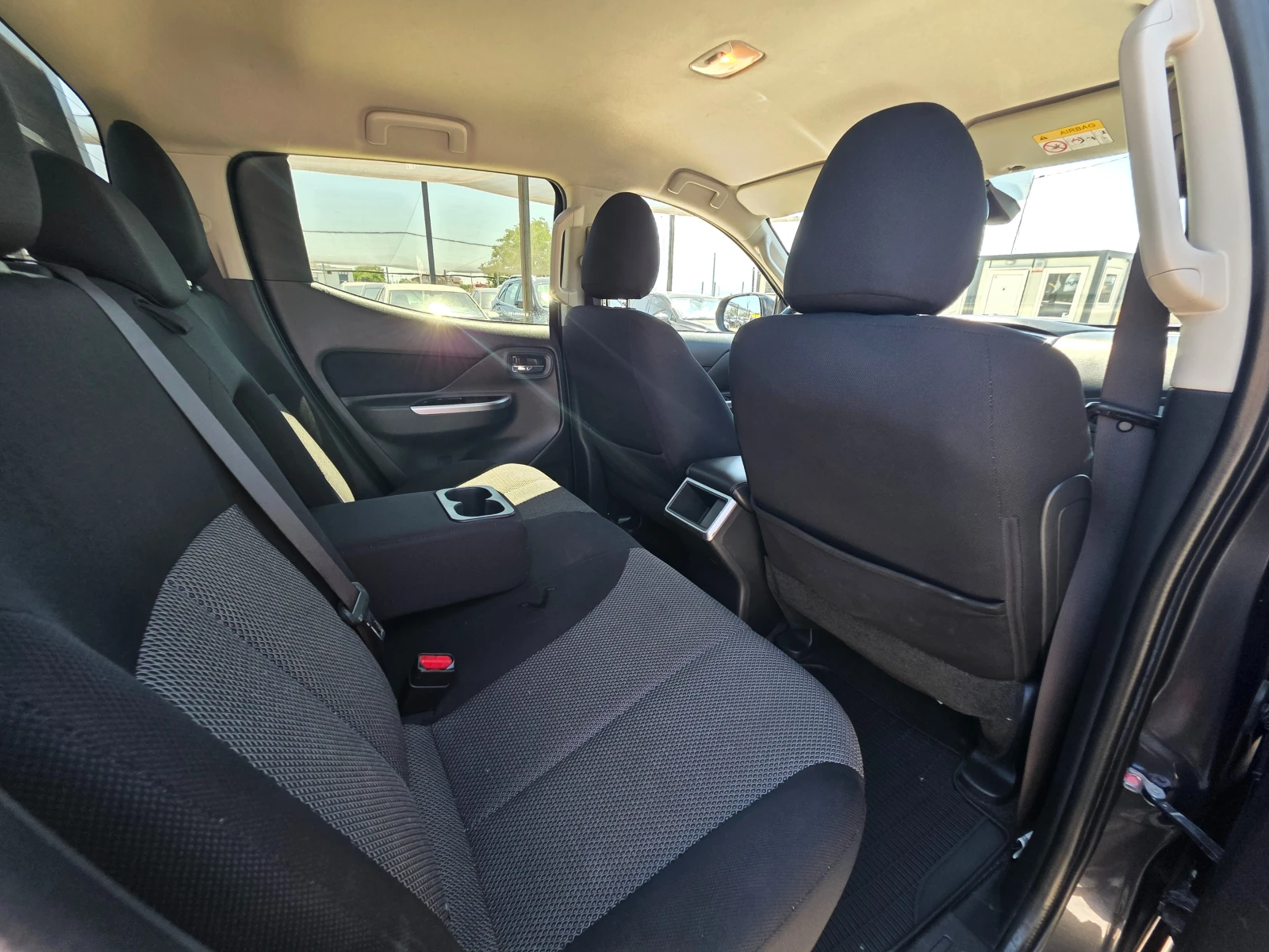 Mitsubishi L200 V-Double Cab- 2.3d-4WD-Automatic-facelift, снимка 14 - Автомобили и джипове - 55570143