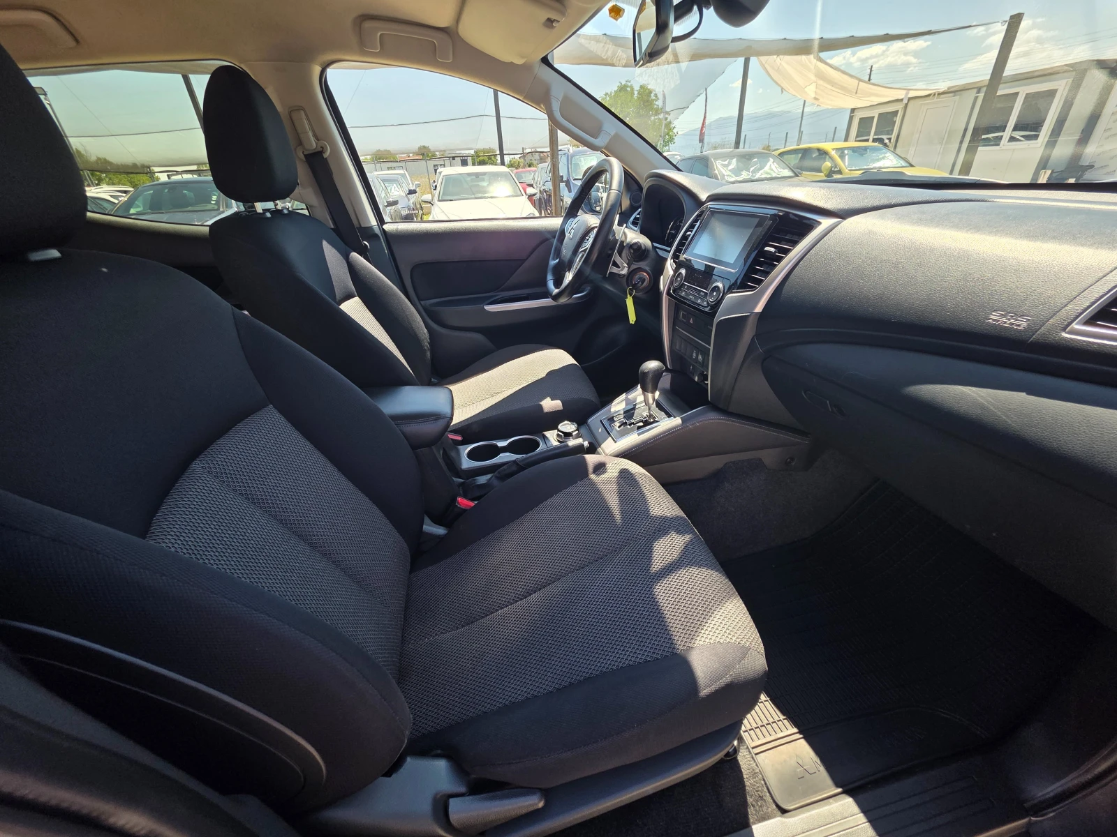 Mitsubishi L200 V-Double Cab- 2.3d-4WD-Automatic-facelift, снимка 15 - Автомобили и джипове - 55570143