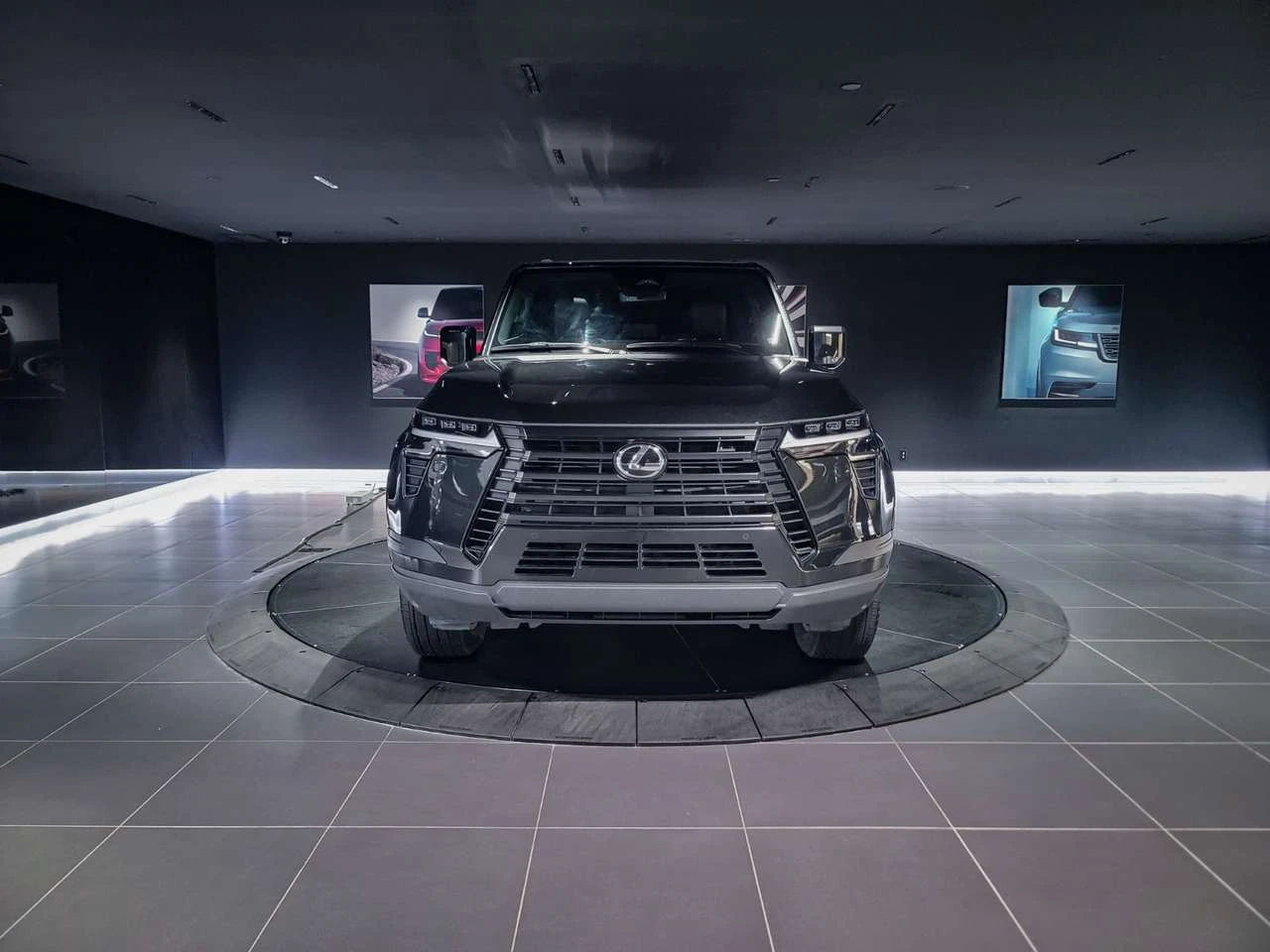 Lexus GX GX 550 | 3rd Row Seating | Sunroof | Bluetooth | H | Mobile.bg � ����������� 2