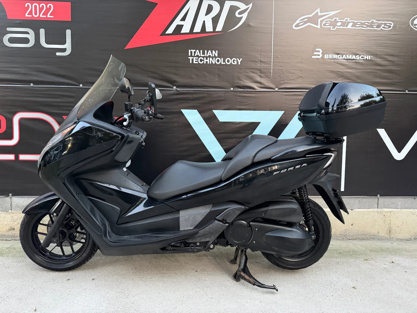 Honda Forza 300icc-ABS-2016г - изображение 2