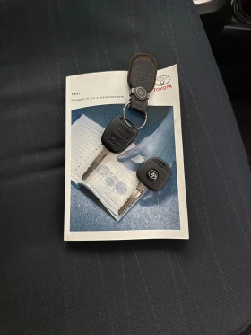 Toyota Yaris 1.3 VVT-I Автоматик, снимка 17