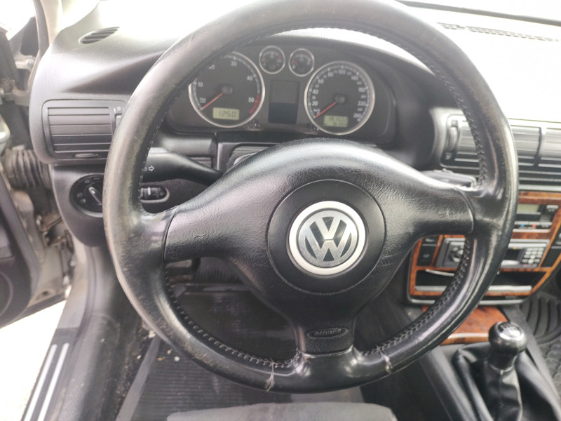 VW Passat 5.5, снимка 9 - Автомобили и джипове - 45056970