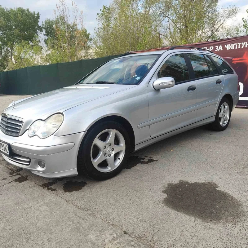 Mercedes-Benz C 220, снимка 4 - Автомобили и джипове - 47078933