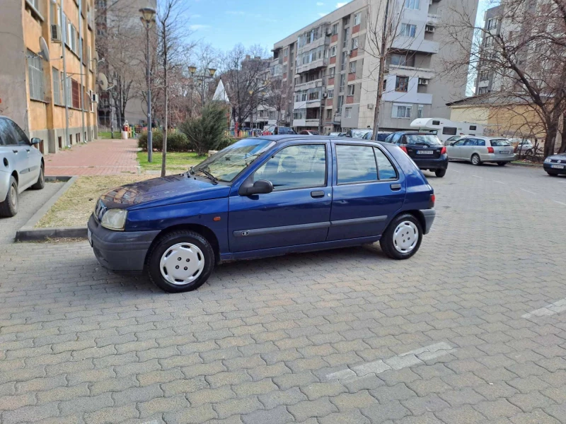 Renault Clio, снимка 5 - Автомобили и джипове - 47701448