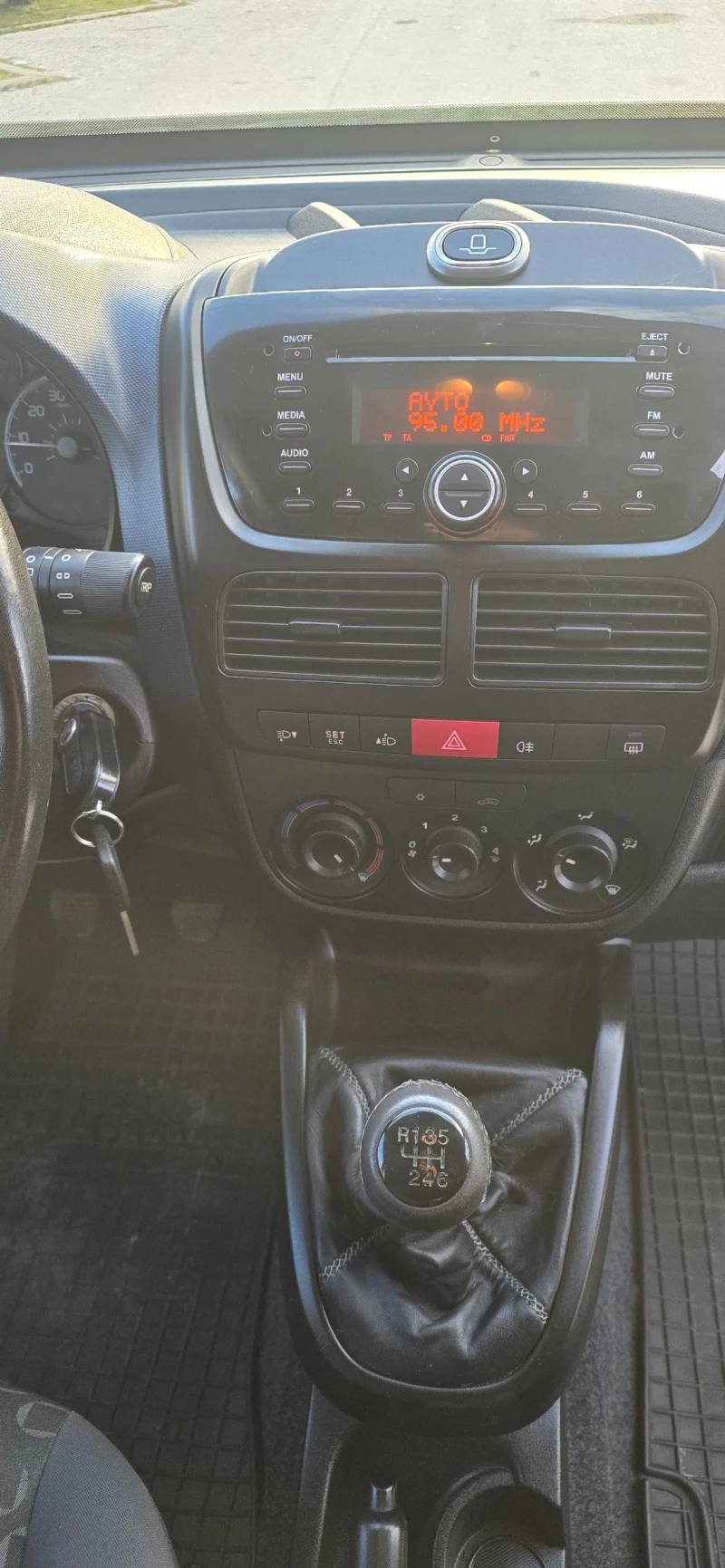 Fiat Doblo 1.6M-Jet 7местен, снимка 13 - Автомобили и джипове - 49357059