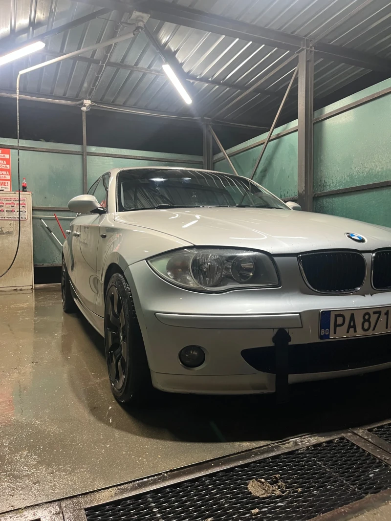 BMW 120 Колата е в топ състояние, качваш се и караш.