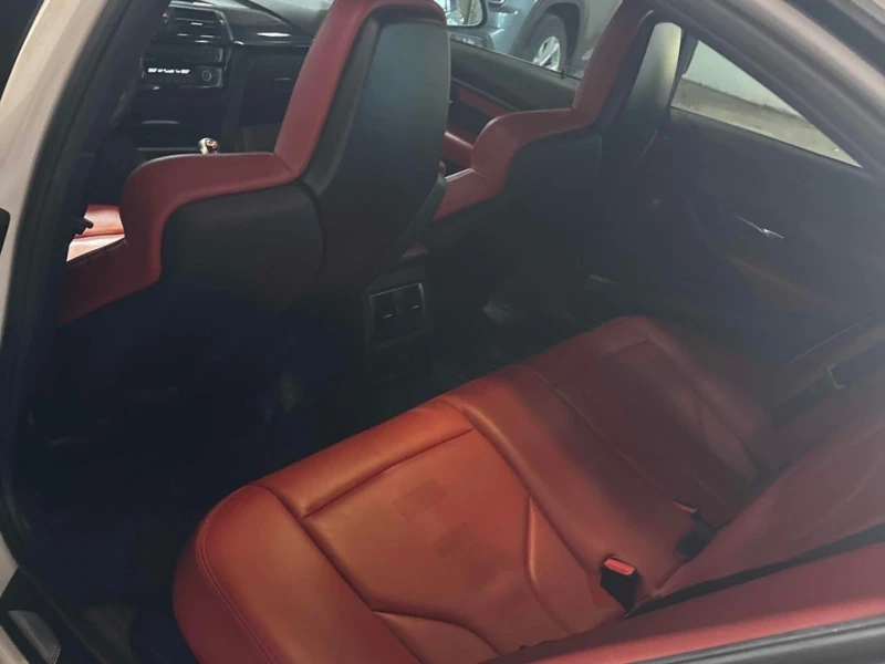 BMW M3 * 4dr Sdn * CARFAX * БЕЗ ПЪРВОНАЧАЛНА ВНОСКА, снимка 10 - Автомобили и джипове - 52989562