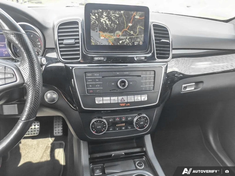 Mercedes-Benz GLE 450 AMG PACK* DISTRONIK+ * AIRMATIC* 360* HARMAN* NIGH, снимка 11 - Автомобили и джипове - 53135375