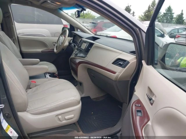 Toyota Sienna XLE 3.5L 4X4 * КЛИП НА ДВИГАТЕЛ*  - изображение 9