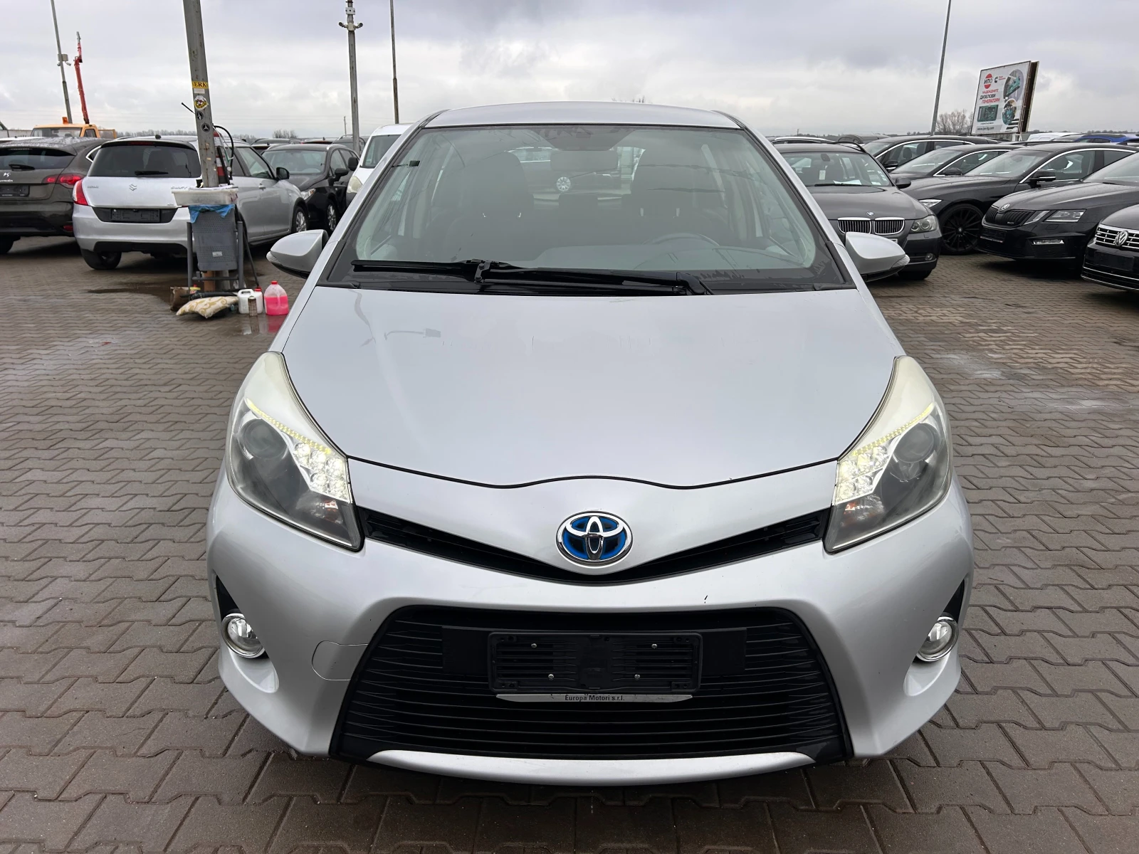 Toyota Yaris 1.5HYBRID AVTOMAT/NAVI/KAMERA - изображение 3