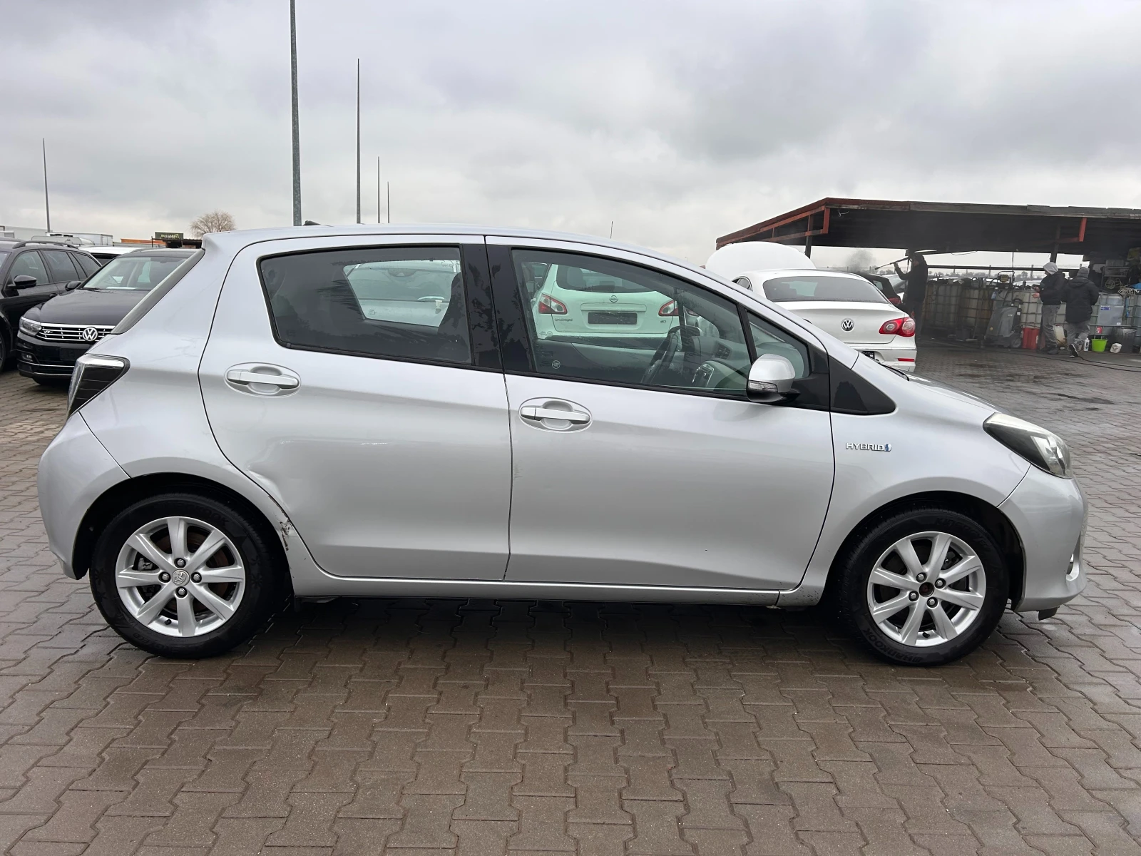 Toyota Yaris 1.5HYBRID AVTOMAT/NAVI/KAMERA - изображение 5