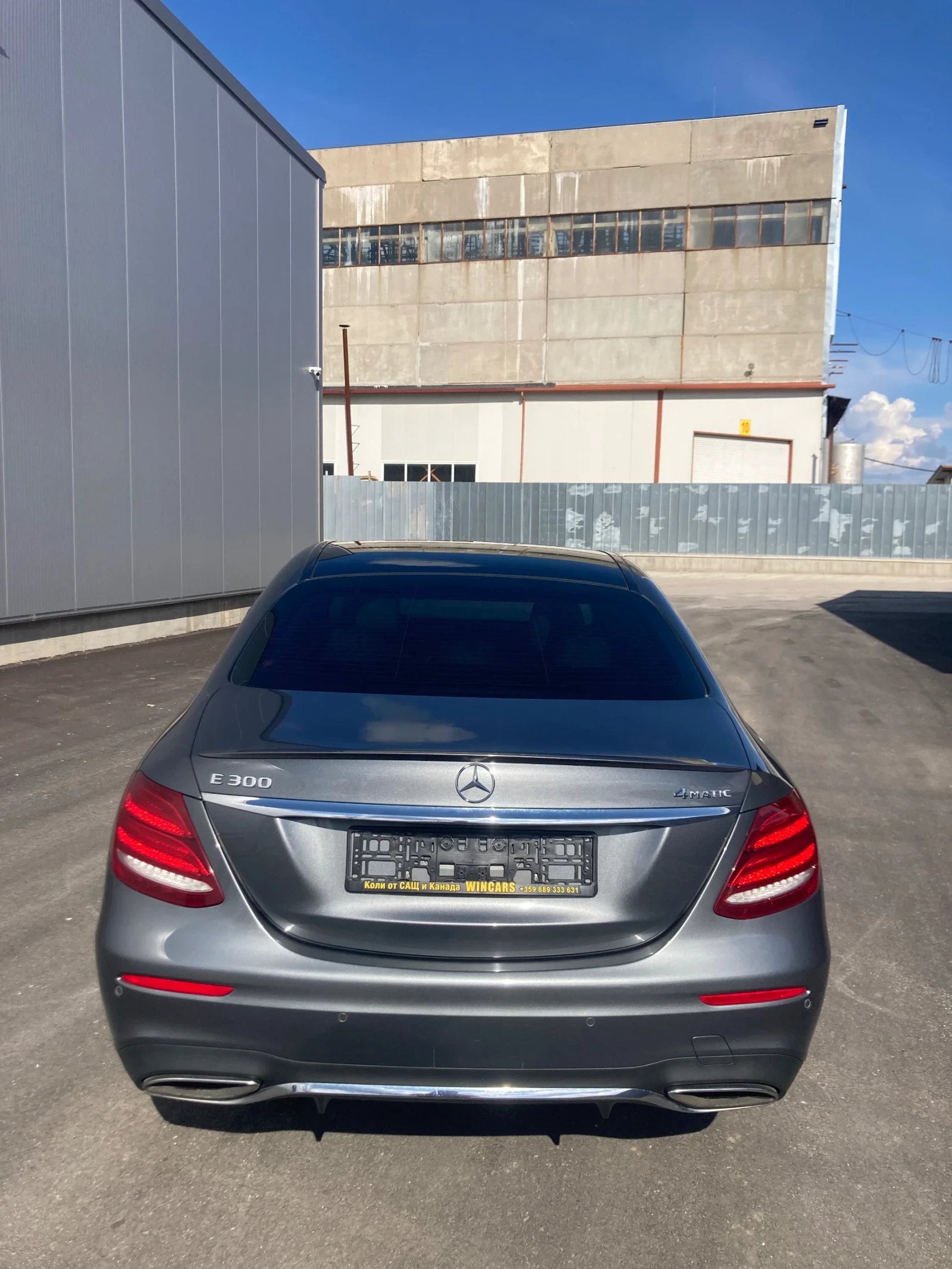Mercedes-Benz E 300 4Matic/AMG/Серв. ист./2 ключа/Масаж/CarPlay/Пано/ - изображение 4