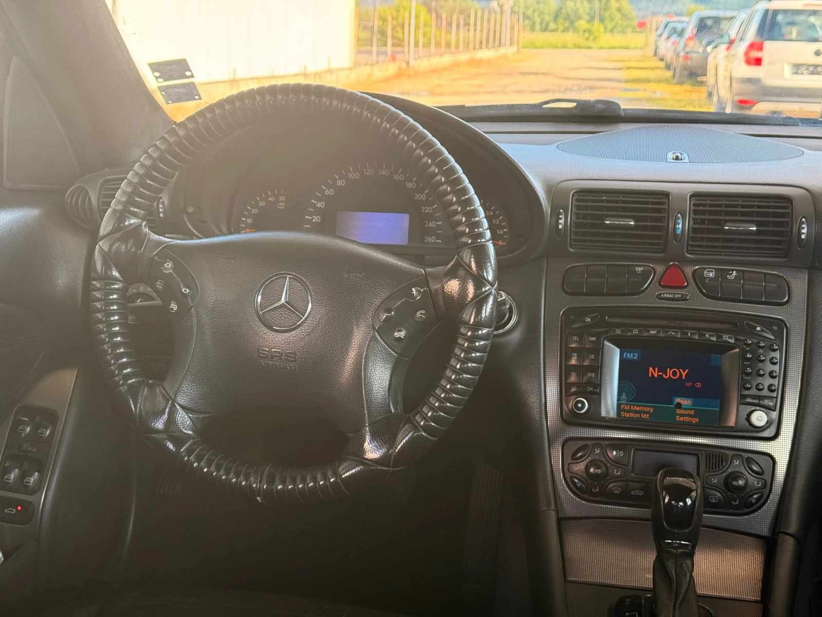 Mercedes-Benz C 270 170к.с. / 5G-tronic / Кожа /Навигация/Регистрирана - изображение 8
