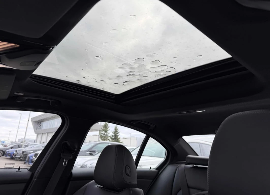 BMW 330 * xDrive * CARFAX * ЗАДНА КАМЕРА * ПОДГРЕВИ - изображение 10