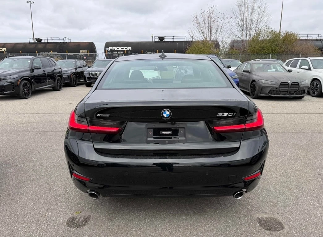 BMW 330 * xDrive * CARFAX * ЗАДНА КАМЕРА * ПОДГРЕВИ - изображение 4