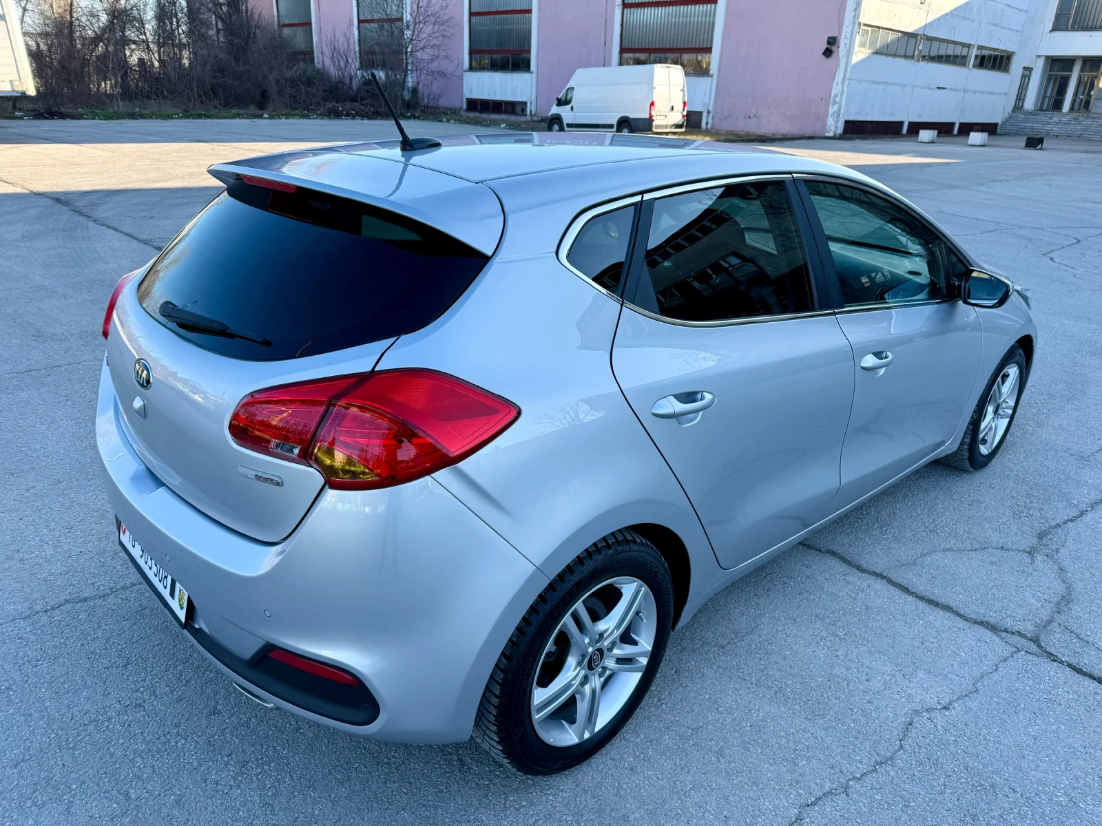 Kia Ceed 1.6i - изображение 4