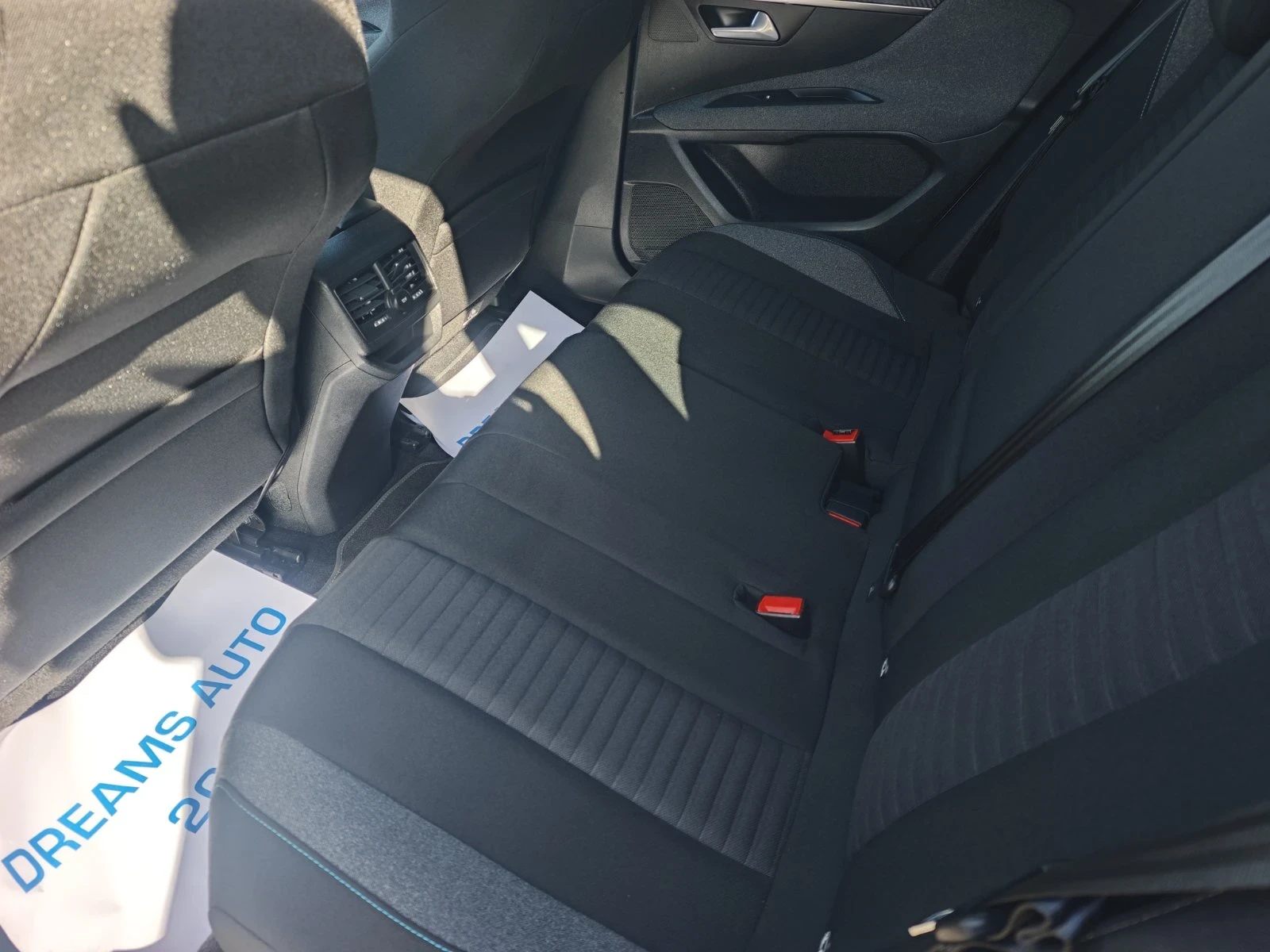 Peugeot 3008 1.5/130kc, снимка 14 - Автомобили и джипове - 53828447