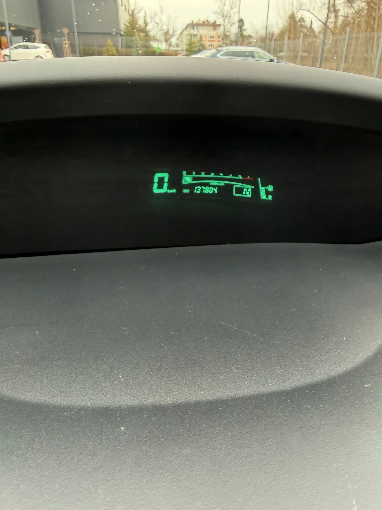 Toyota Yaris 1.3 VVT-I Автоматик, снимка 16 - Автомобили и джипове - 53891401