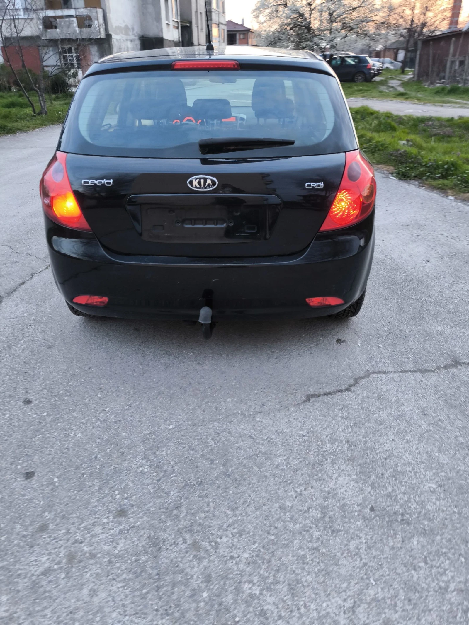 Kia Ceed 1.6crdi, снимка 7 - Автомобили и джипове - 53982324