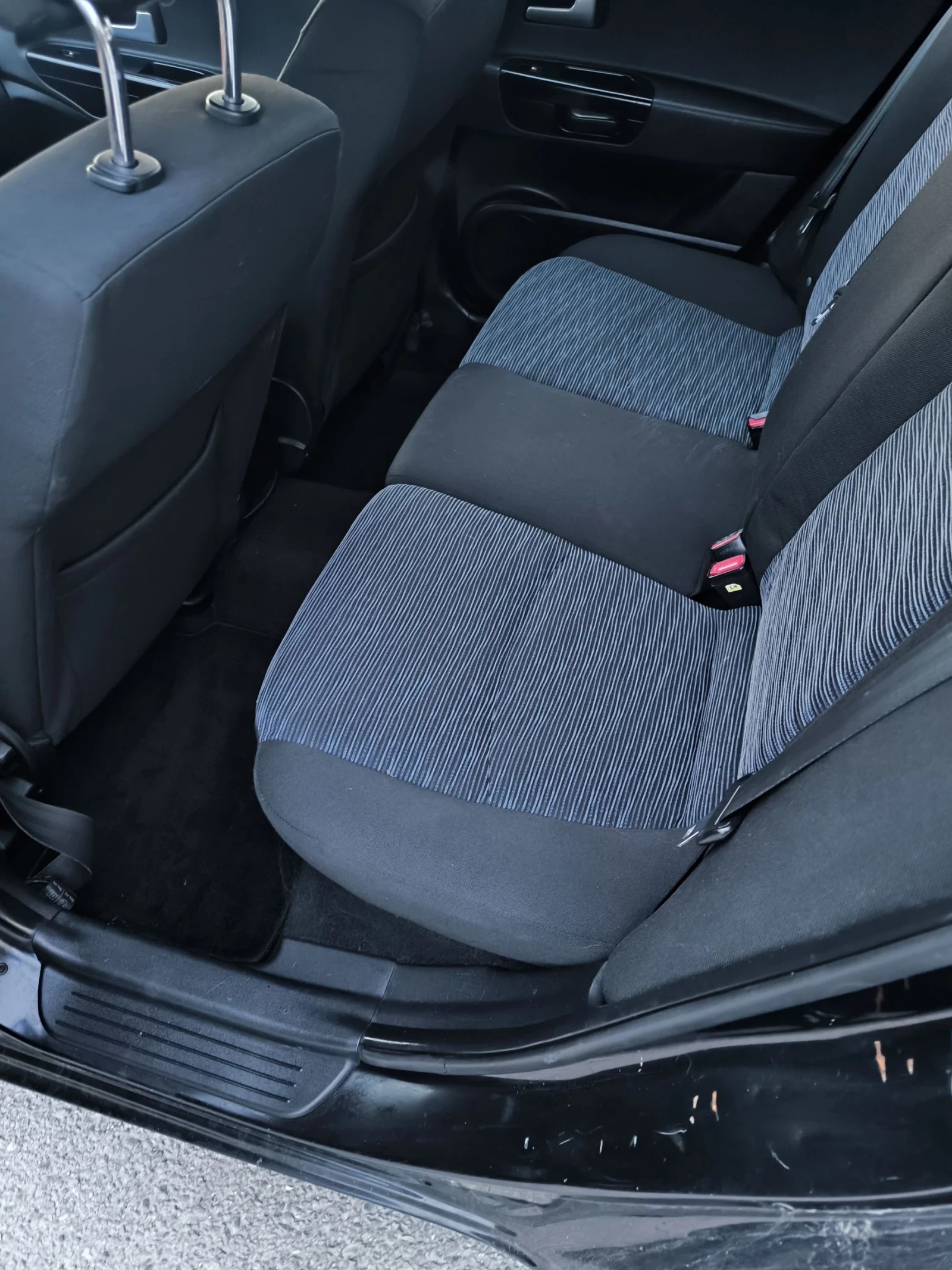 Kia Ceed 1.6crdi, снимка 11 - Автомобили и джипове - 53982324