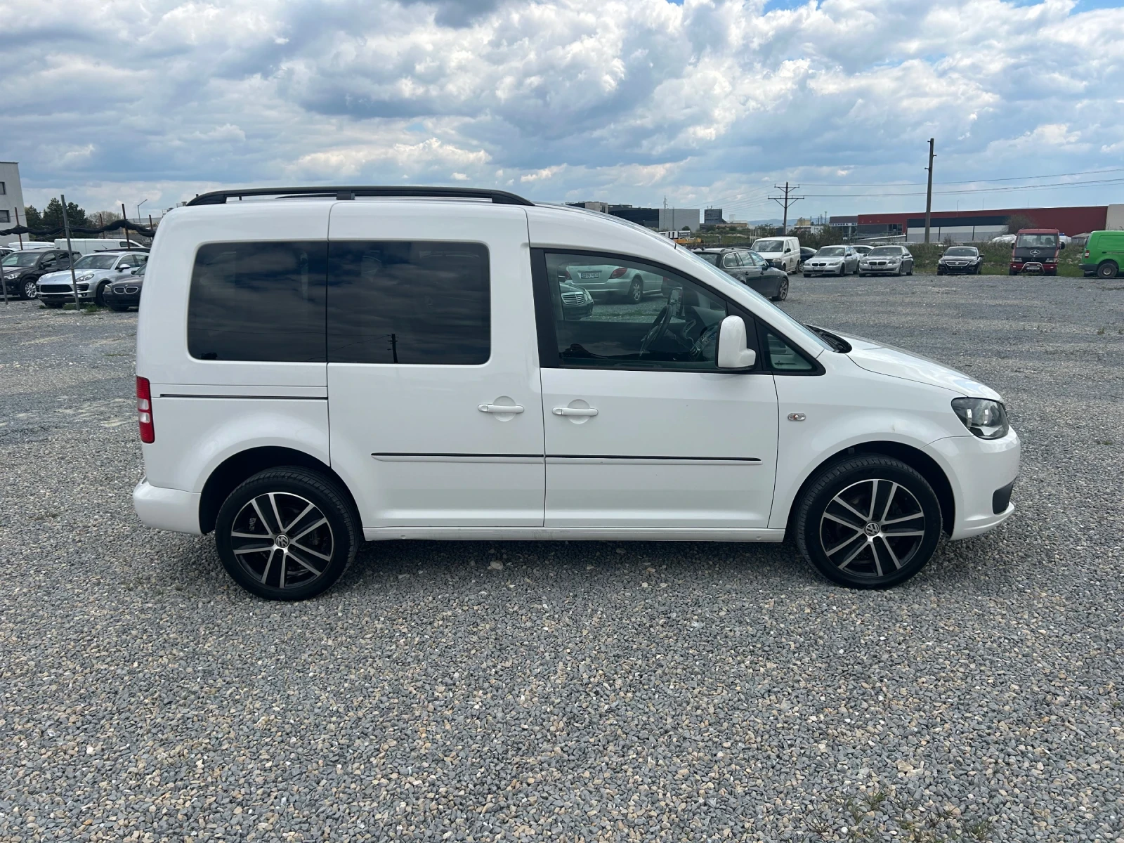 VW Caddy 2.0 TDI 4Motion Edition30, снимка 3 - Автомобили и джипове - 54244213