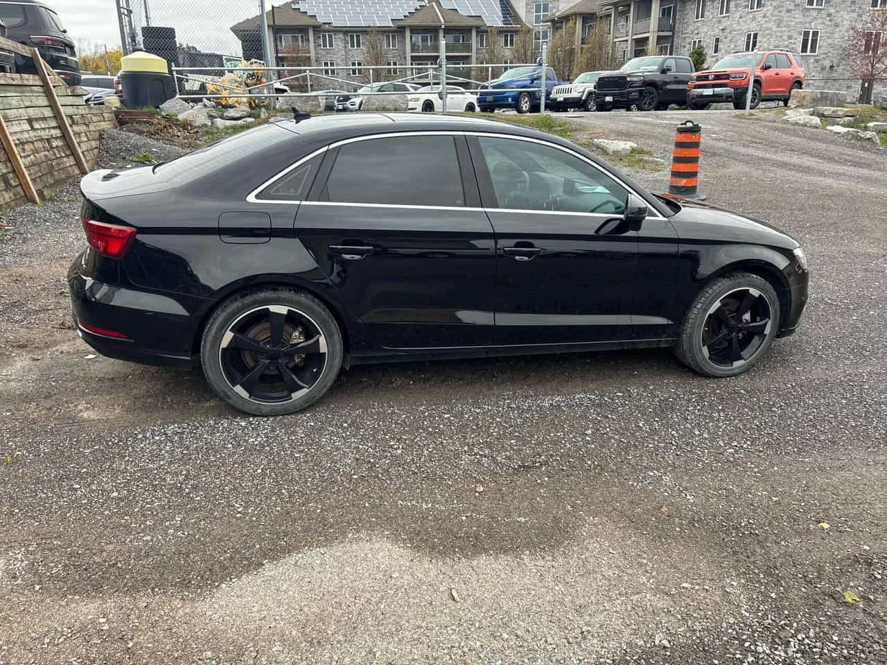 Audi A3 * Komfort * CARFAX * БЕЗ ПЪРВОНАЧАЛНА ВНОСКА, снимка 3 - Автомобили и джипове - 54458883