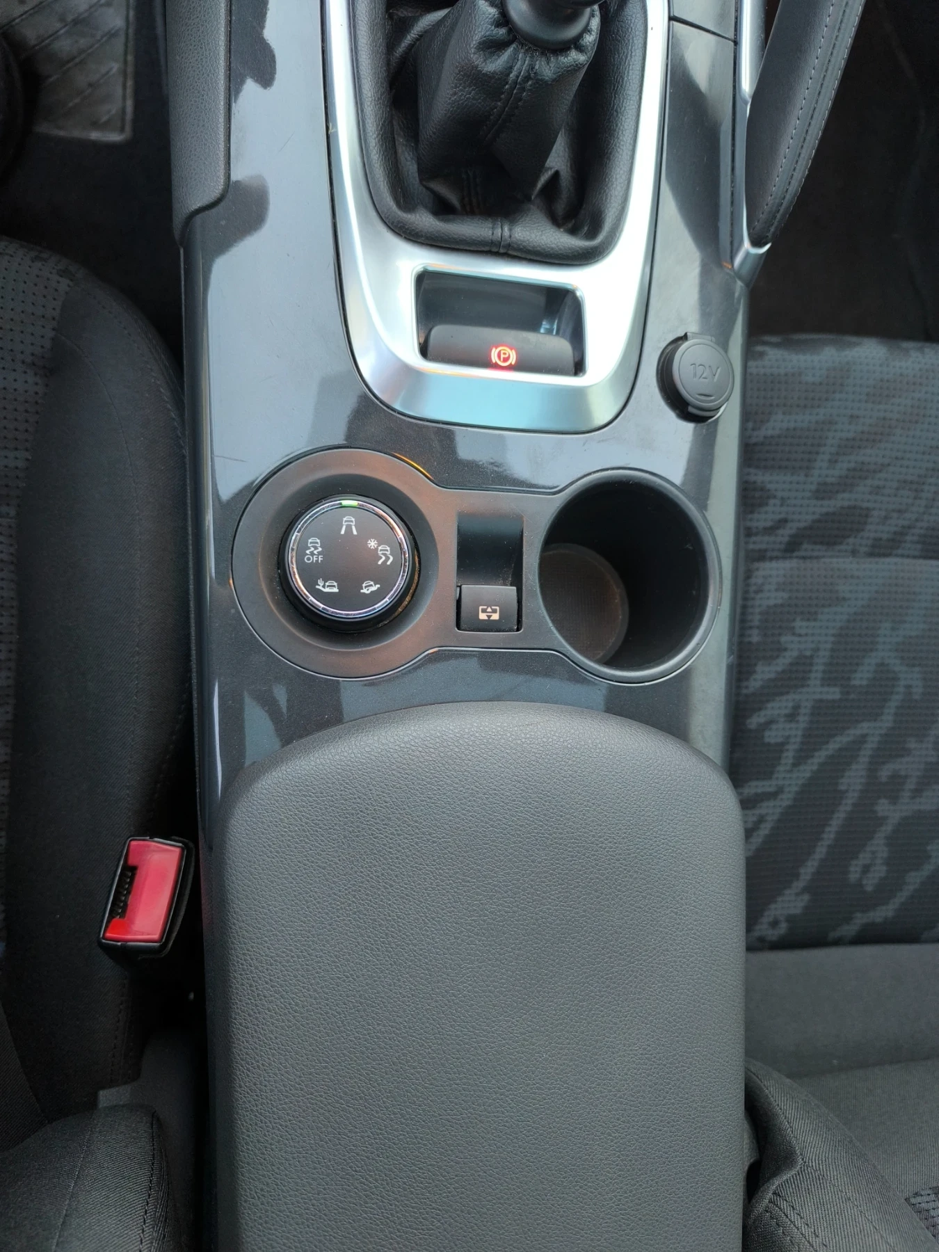 Peugeot 3008 1.6HDI 120 Grip control , снимка 11 - Автомобили и джипове - 54714123