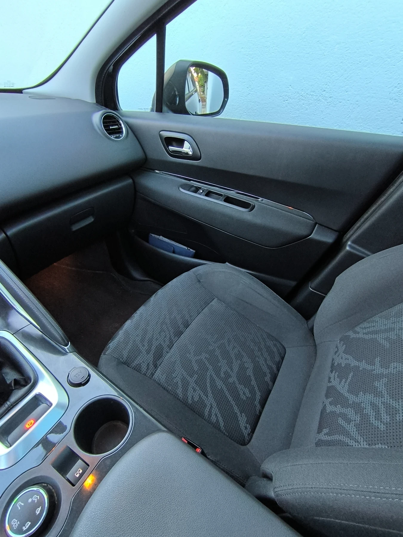 Peugeot 3008 1.6HDI 120 Grip control , снимка 12 - Автомобили и джипове - 54714123