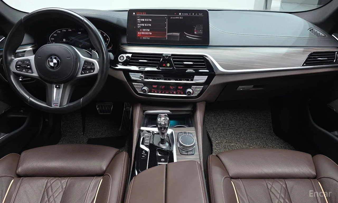 BMW 530 i xDrive M-Sport* HARMAN KARDON* 360 CAM* HEAD-UP*, снимка 8 - Автомобили и джипове - 54761624