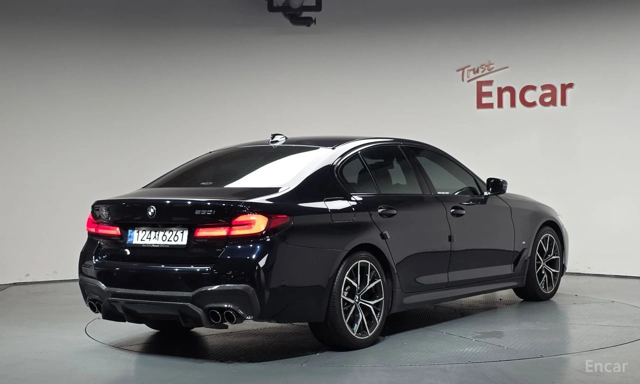 BMW 530 i xDrive M-Sport* HARMAN KARDON* 360 CAM* HEAD-UP*, снимка 3 - Автомобили и джипове - 54761624