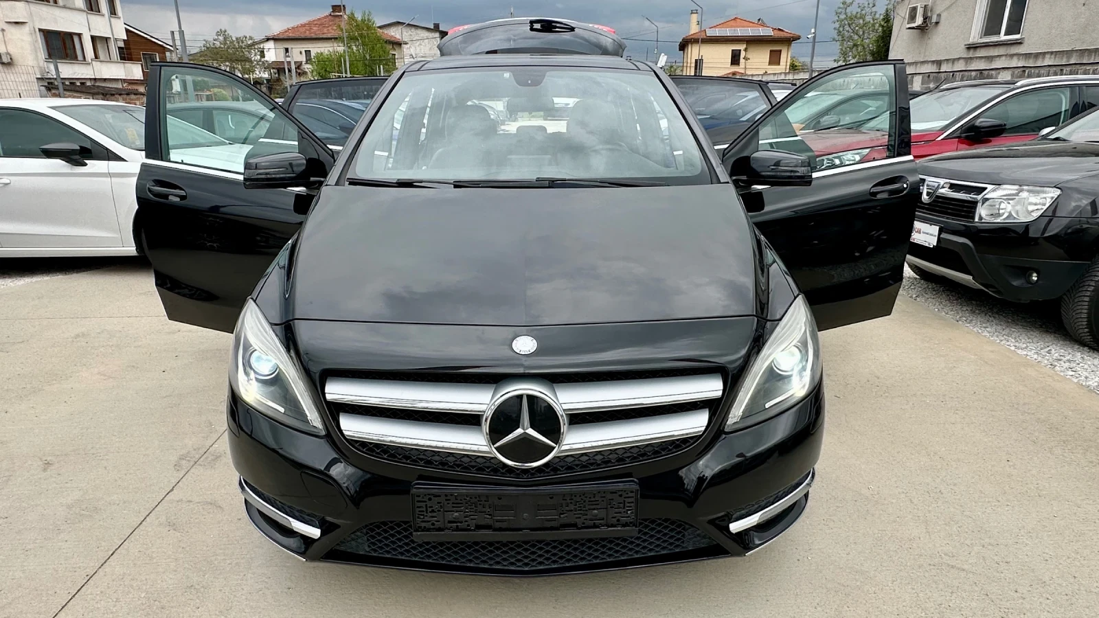 Mercedes-Benz B 180 Ксенон!Лед!Кожа!Панорама!Нов съединител!!!, снимка 7 - Автомобили и джипове - 54887566